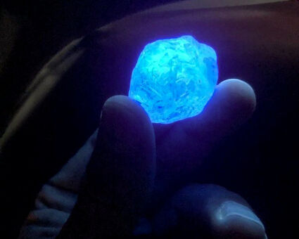 157 carat Polaris diamond blue fluorescence UV Mountain Province Gahcho Kué NWT
